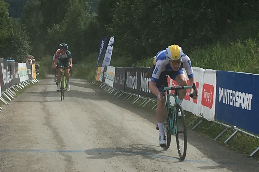 SEIER: Andreas Leknessund hadde de beste beina på oppløpet. Foto: Ingeborg Scheve Andreas Leknessund - Idar Andersen - Scheve 1400x933