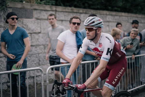 NUMMER TO: Alexander Kristoff unngikk det som var av uhell og fikk med seg en andreplass fra etappen. Foto: Kristof Ramon NUMMER TO: Alexander Kristoff unngikk det som var av uhell og fikk med seg en andreplass fra etappen. Foto: Kristof Ramon