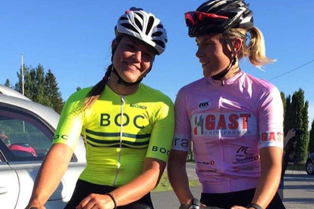 LAGINNSATS: Line Gulliksen (til venstre) og Kirsti Ruud, begge fra BOC, sikret seg første og andreplass på fellesstarten. Foto: Tonje Øvervoll Line Gulliksen - Kirsti Ruud - RR 2017 stage 2- Foto Arrangøren 1400x933