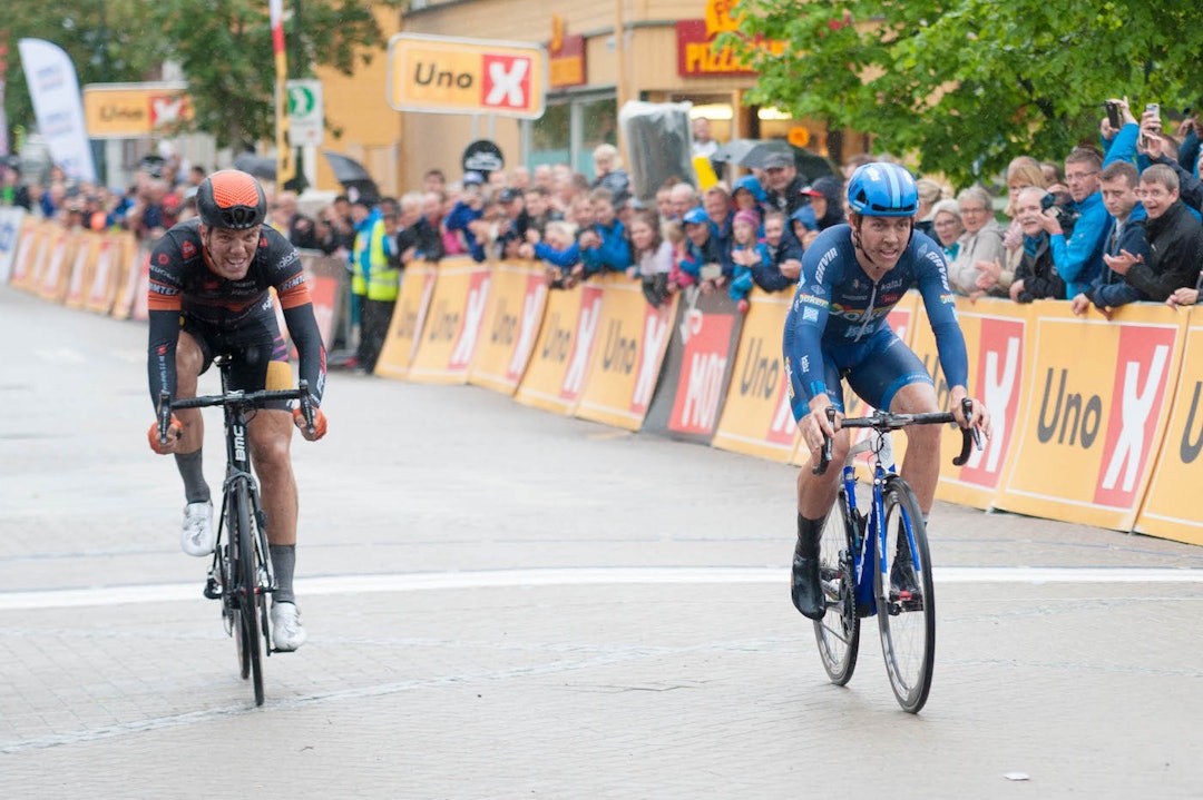 NM-GULL: Kristoffer Halvorsen vant gaterittet foran Herman Dahl. Foto: Helge Langen NM gateritt menn - Helge Langen 1400x933