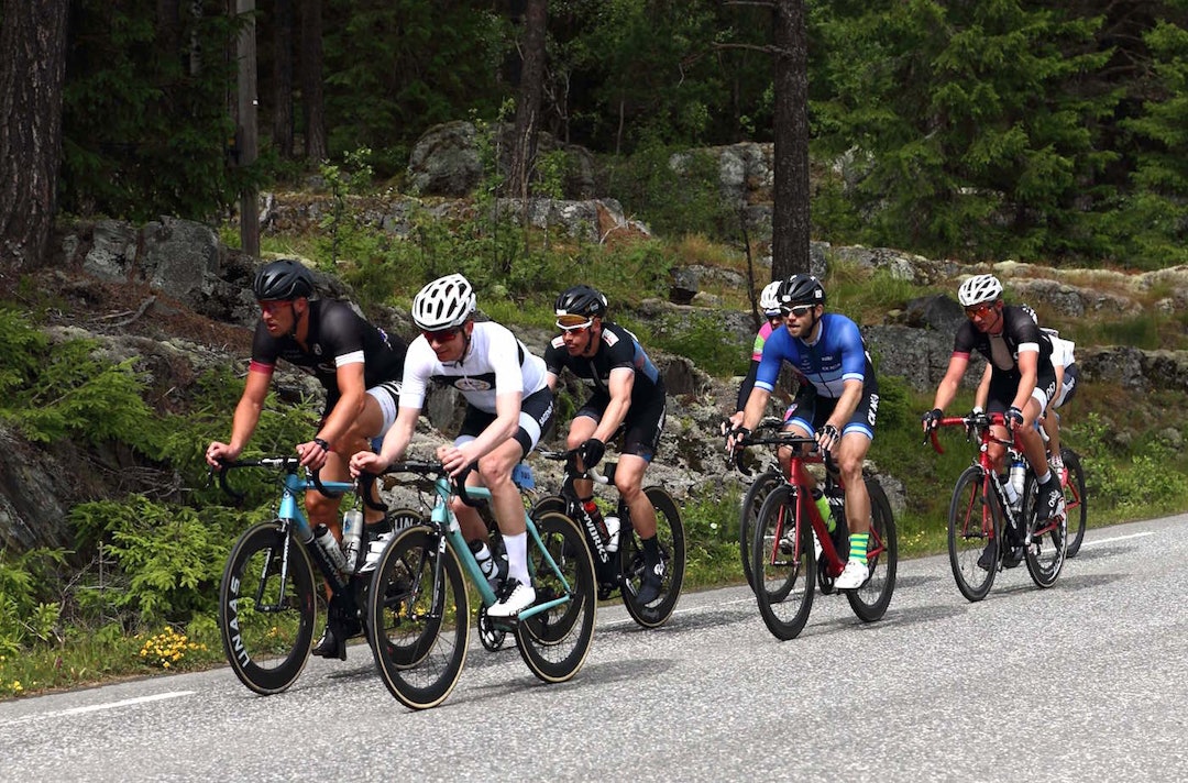 VINNER: Knut Sande (foran i svart) lå i teten hele veien til Oslo i fjor. Foto: Ola Morken Fellesstarten Knut Sande - Lars Martin Birkeland - Henrik Oftedal - Ola Morken 1400x914