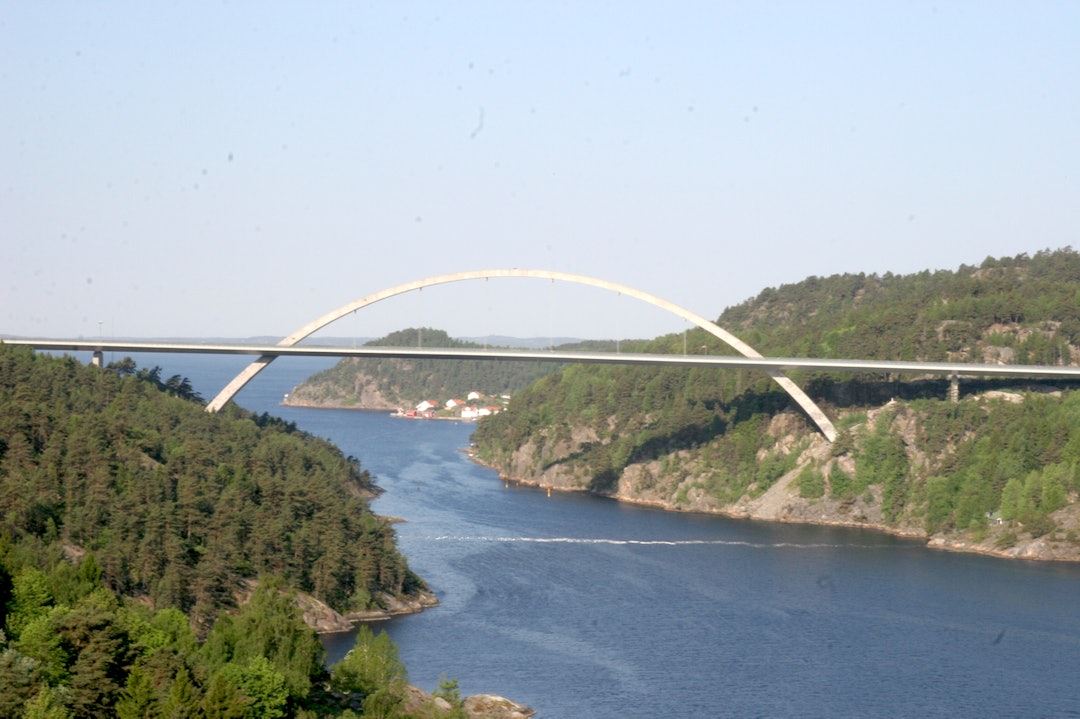 UNIKT: Landegrensen får også i år to grensekryssinger selv om rittformatet blir nytt. Foto: Ingeborg Scheve E6 bridge Scheve 1400x933