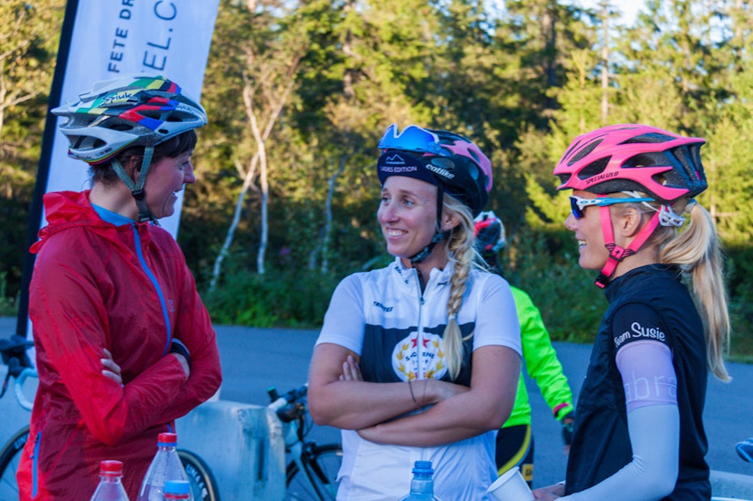 FELLESSKAP: Line Holst, Charlotte Lie og Ingema Vik deler erfaringer på Tryvann etter Oslos Klatrekonge 2016. Foto: Caroline Vamnes Sagene-Klatrekonge-Ladies-Edition - Caroline Vamnes 1400x933