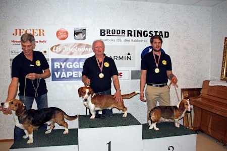 Svensk seier: Svenskene dominerte fullstendig under Nordisk mesterskap for drevere 2018. Her er vinner Lars Linder flankert av Thomas Jarl (t.v) på andreplass og bronsevinner Sebastian Göthman. Foto: Arrangørene Svensk seier: Svenskene dominerte fullstendig under Nordisk mesterskap for drevere 2018. Her er vinner Lars Linder flankert av Thomas Jarl (t.v) på andreplass og bronsevinner Sebastian Göthman. Foto: Arrangørene