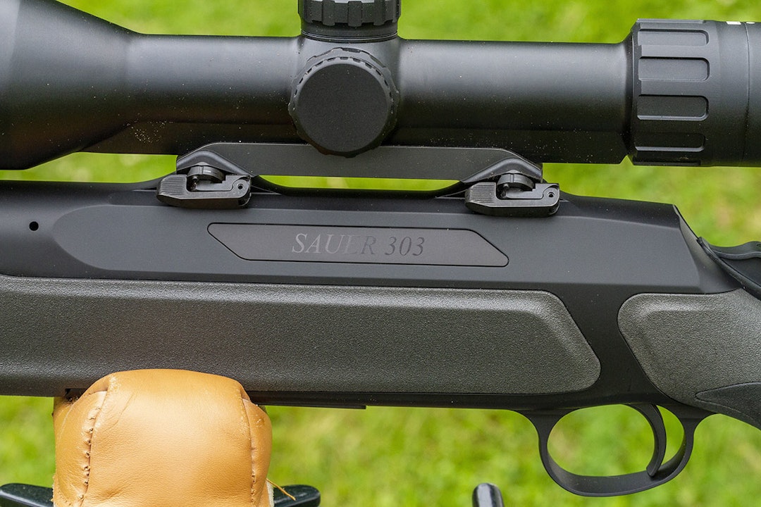 Spennende oppspenner: Selv om halvautomatrifler har sine nedsider på jakt, har Sauer 303 en løsning som langt på vei oppveier dette. Sauer 303 Synchro XT halvautomatisk rifle