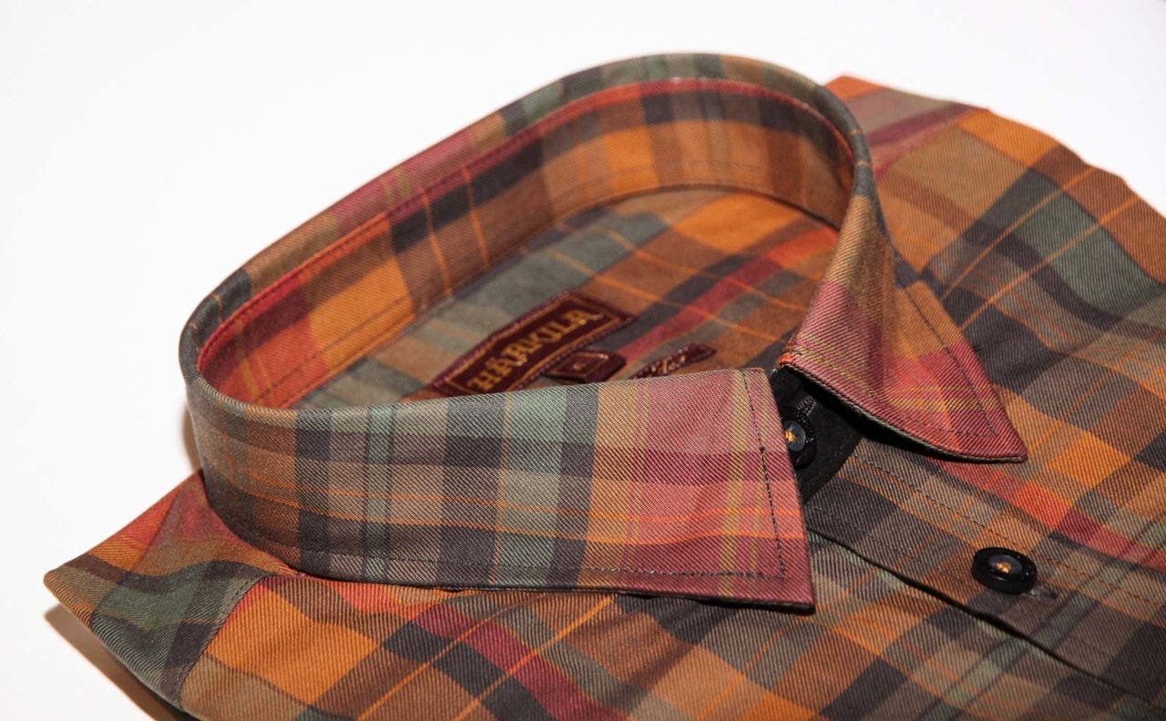 Härkila skjorte: Härkila Newton er en kledelig skjorte både til hverdags og i felten. Test av Härkila Newton skjorte