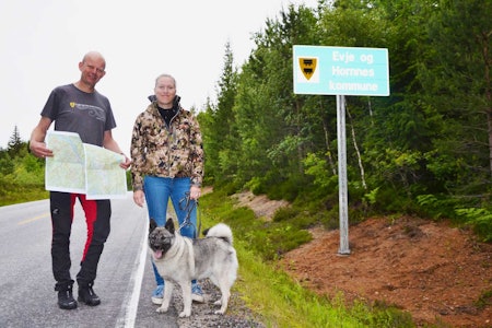 UM 2019: Terrengsjef Lars Johan Skjeggedal og camp-ansvarlig Marte Bakka Haugen ønsker velkommen til Evje. UM 2019: Terrengsjef Lars Johan Skjeggedal og camp-ansvarlig Marte Bakka Haugen ønsker velkommen til Evje.