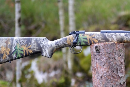 Usynlig rifle: Meningene er sikkert delte om behovet for et våpen i realtree-kamo. Kimber Hunter lett rifle test