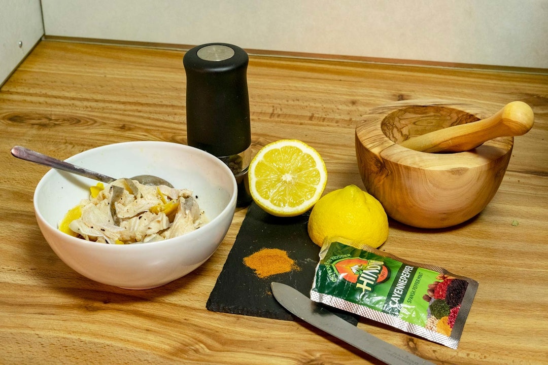 ANNERLEDES TØRRFISK: Den sitronmarinerte fish jerkyen minner ikke mye om tørrfisk når den er ferdig. Test-Tre-Spade-Tørker-Atacama-4