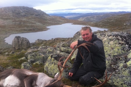 Tom Hemming Karlsen, en av forfatterne, på villreinjakt. Foto: Privat Villreinjakt, kronikk, cwd