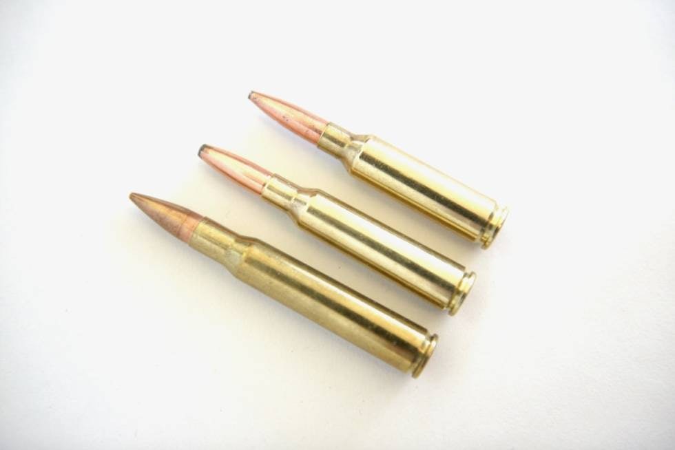 LETT KALIBER: Et lett våpen som Kimber Montana kler lett kaliber, og 6,5 Creedmoor klarer akkurat storviltkravene. Nederst .30-06, i midten 6,5x55 og øverst 6,5 Creedmoor. Ammunisjon til Kimber Montana Custom
