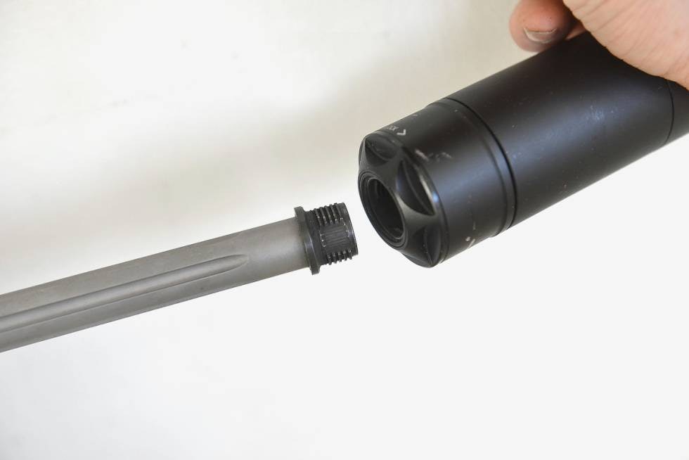 TWIST ON: Vi er begeistret for A-tecs adapter, der du raskt tar av demperen på Kimber Montana. A-tec adapter