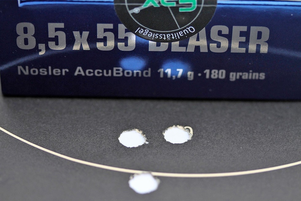 Grei samling: Med 180 grains Accubond fikk vi snittsamlinger på 23 mm. Test av kaliber 8,5x55 Blaser