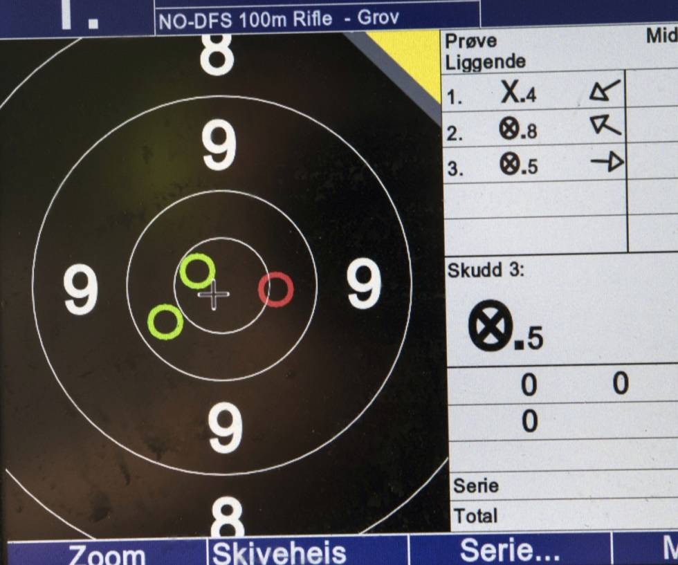 PRESISJON: Ingen ting å si på presisjonen på denne lettvekteren, men med varm pipe spres skuddene litt mer. Skudd på skyteskive