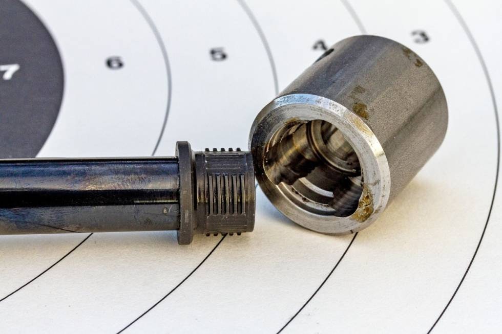 Raskt skifte: A-Lock mini adapter gjør det raskt å montere/ bytte lyddemper. Monteringsverktøyet  gjør at jeg er trygg på at dette sitter.