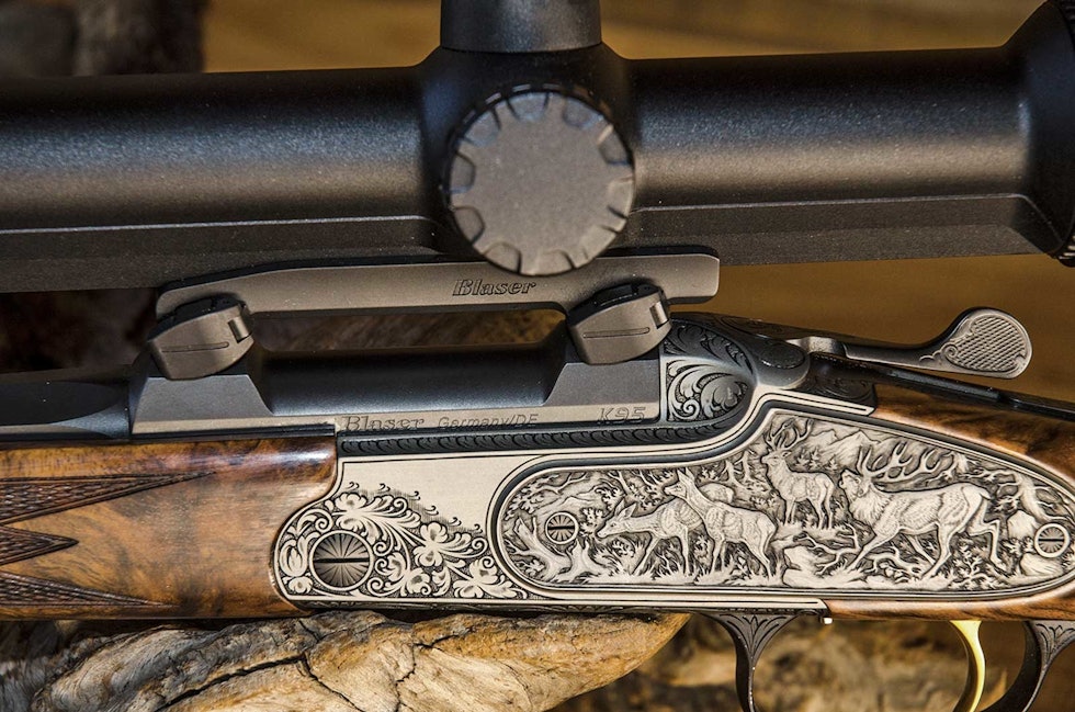 Solid: Blasers originale sadelmontasje er et bunnsolid konsept mange kjenner til: Flipp opp og vri to hendler, og kikkerten kan lett tas av. Test-av-Blaser-K95-2