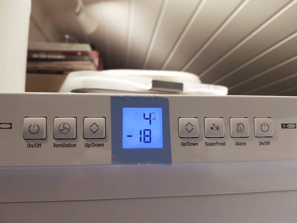 RIKTIG TEMPERATUR: Mens kjøleskaptemperaturen bør ligge mellom 0 og pluss 4 grader Celsius, bør frysetemperaturen være om lag minus 18 grader Celsius. RIKTIG TEMPERATUR: Mens kjøleskaptemperaturen bør ligge mellom 0 og pluss 4 grader Celsius, bør frysetemperaturen være om lag minus 18 grader Celsius.
