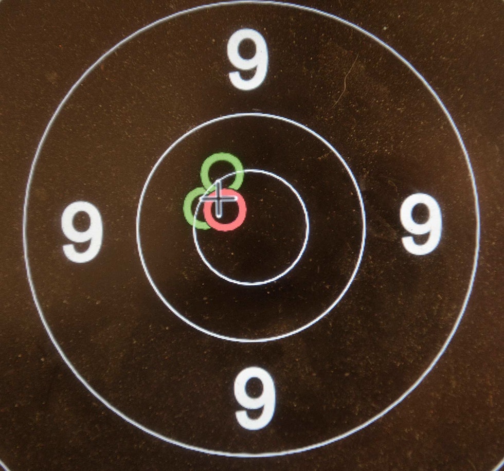 LETT PRESISJON: Denne samlingen oppnådde vi med Browning X-Bolt Superlite. Tett samling skutt med lett rifle fra Browning