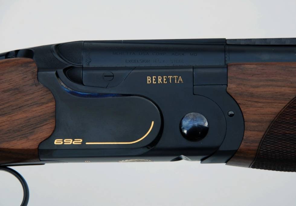 Beretta 692 Black B-fast Sporting RH Nærbilde av låsekassa på Beretta 692