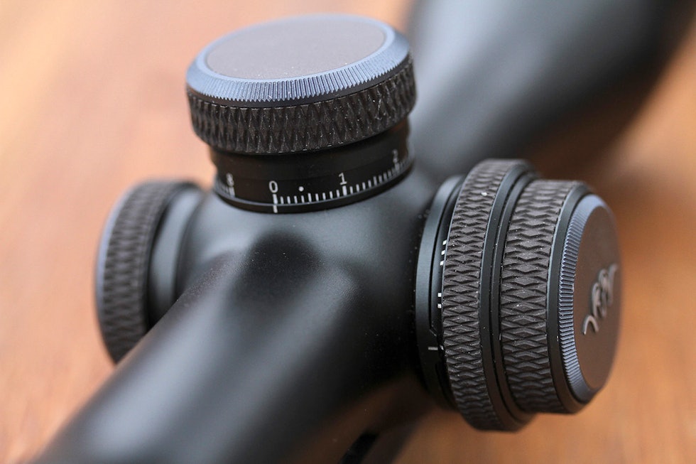 SMART GREP: Blaser setter lys- og parallakse-justeringen på høyre side. Slik nytenking liker vi! Test-Blaser-Infinity-3