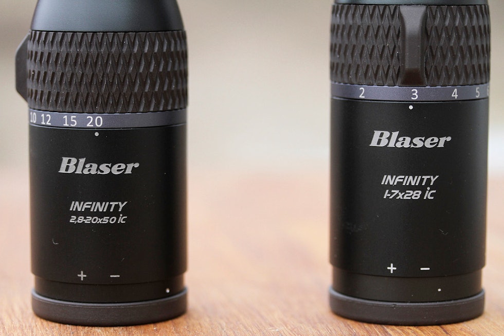 BREDT FELT: Med disse to er du godt dekt både til rask drivjakt, vanlig jakt og mørke timer på bøen. Test-Blaser-Infinity-6