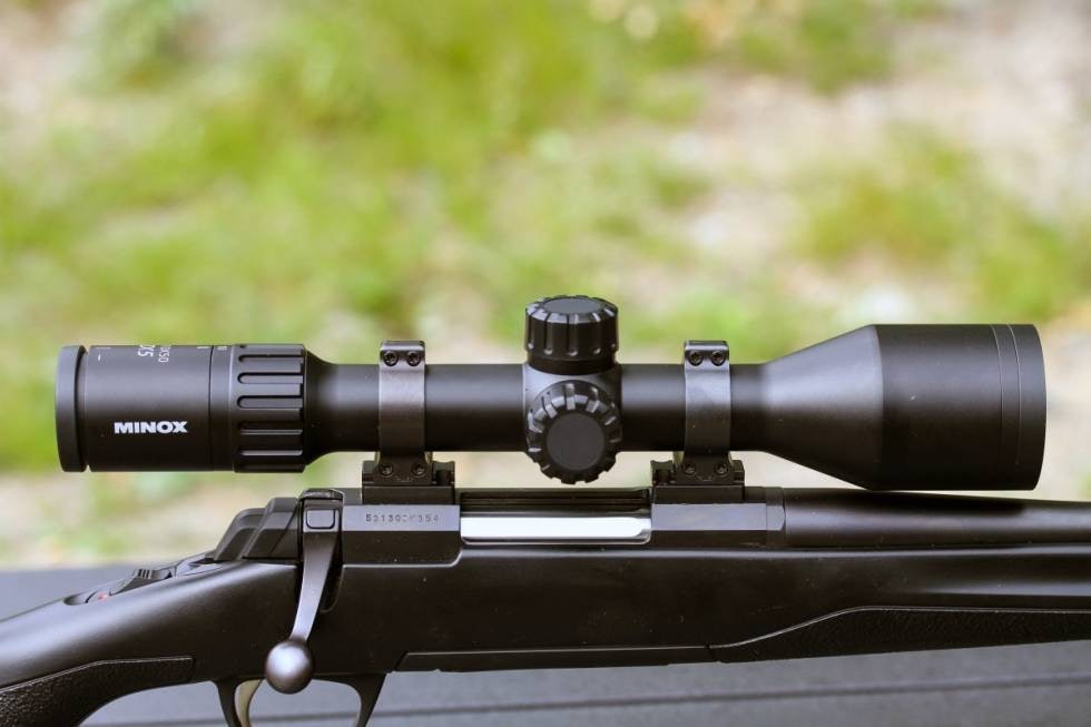 SKUMRINGSPAKKE: Browning X-Bolt Black Label Kikkertsikte montert på Browning X-Bolt Black Label