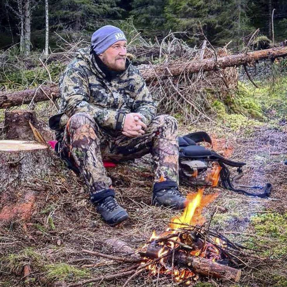 @huntingwithneg: Pause i elgjakta gir endelig litt tid til å trene Morris. Ingen uttak idag, men det kommer #hunting #jeger #jegerno #beagle #rådyr #rådyrjakt #skog #nature #bonfire #bål #skogensro