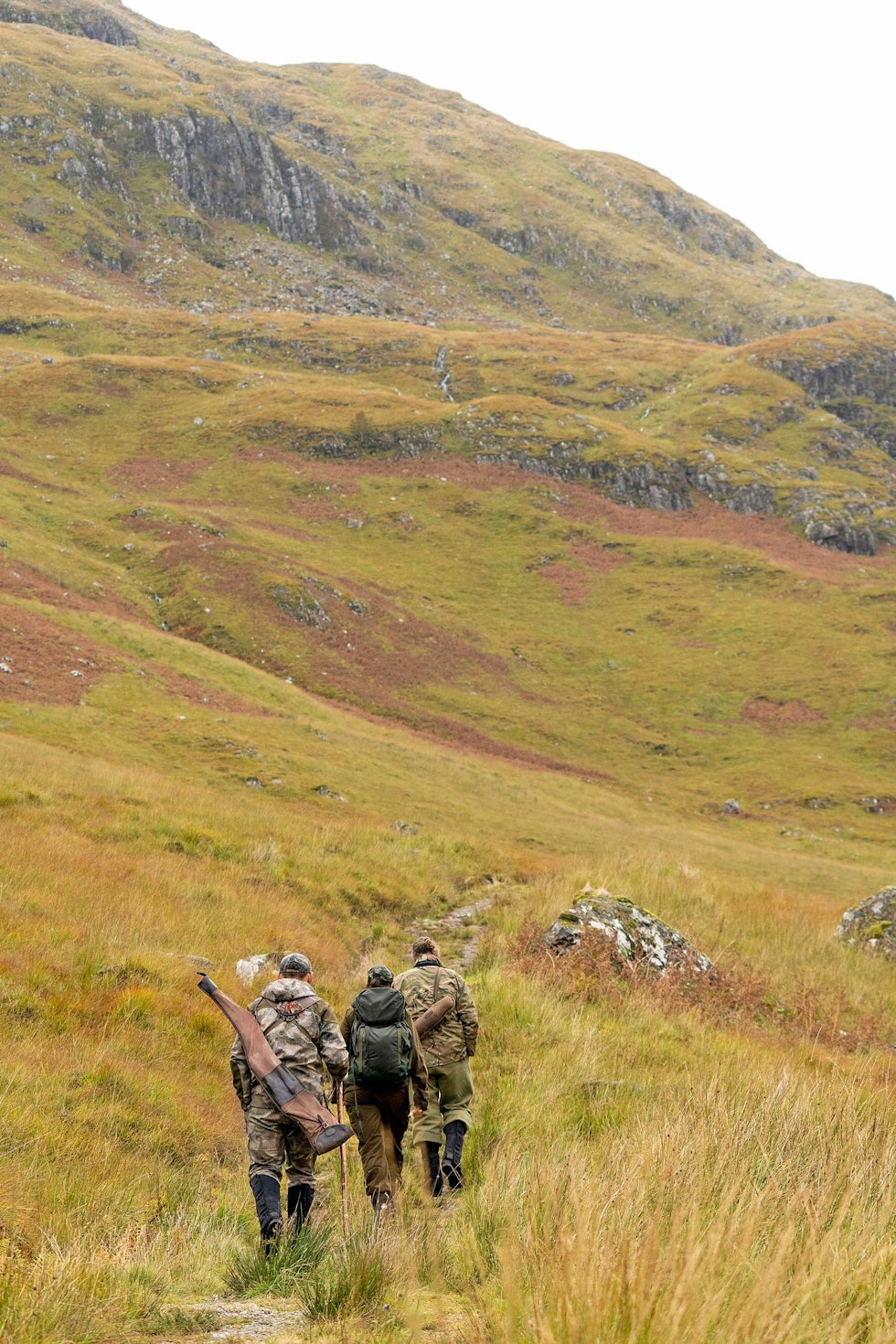 Lange bakker: Det ser ikke så bratt ut, men de skotske liene er seige nok. Skottland-Knoydart-hjortejakt-6