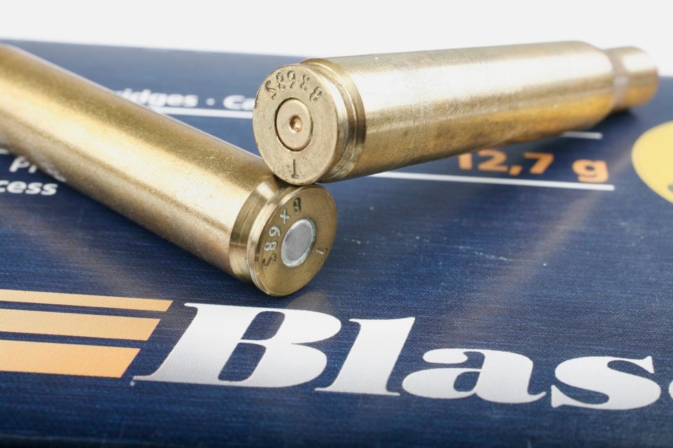 SEIG BASTARD: Våpenet ble kamret om til 8x68S (pipediameteren på .308 ble beholdt). Standardpatron ble avfyrt. Resultat ble ei litt flat tennhette. Hjemmelading-5