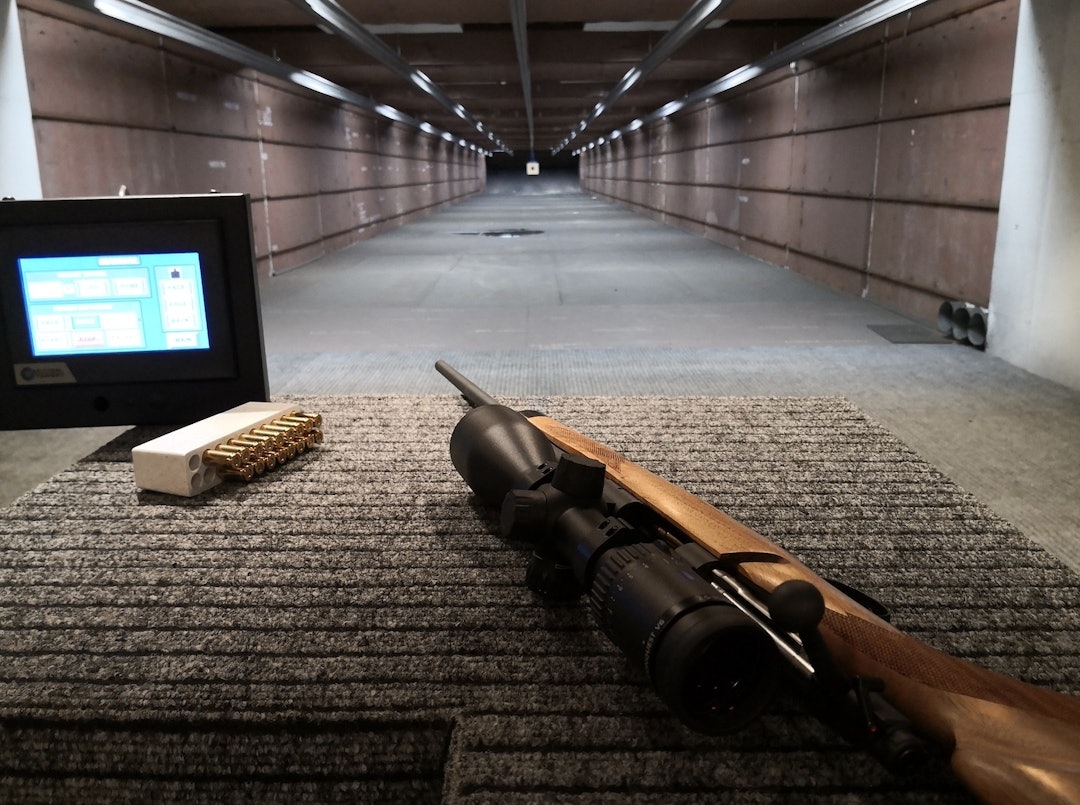 På riflebanen får du trent på skyting under gode forhold. rifle, skyting, trening, oslo skytesenter
