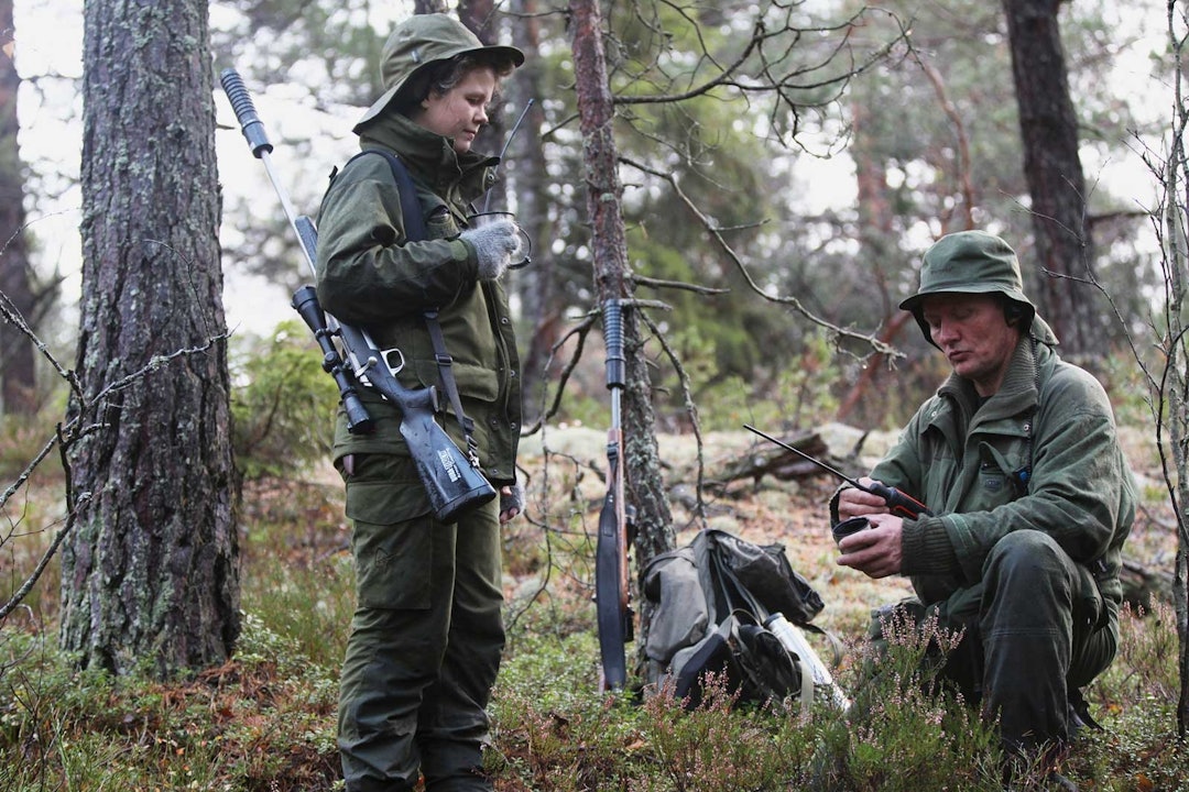 HVOR STÅR LOSEN?: Bruk av elektroniske hjelpemidler faller minst like lett for de unge som foreldregenerasjonen. Jaktens-fremtid-5