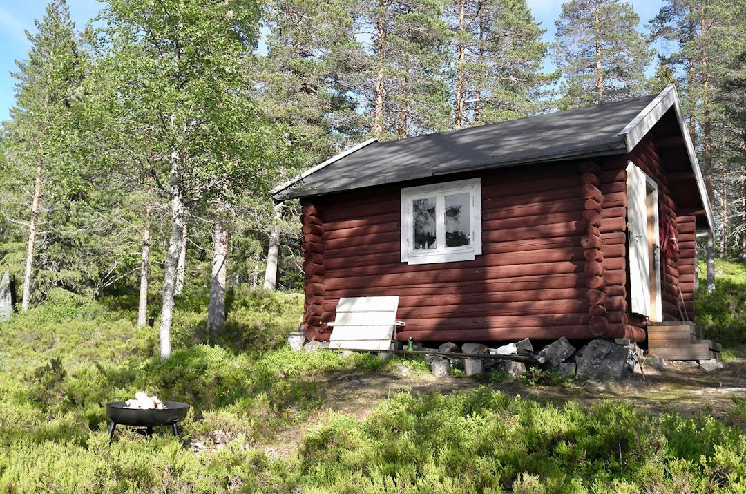 Covid-koie: Trange jaktkoier, her som Rødlands skogsbu, gir smittevern-utfordringer under høstens jakt. Koronaråd-for-høstjakt-2