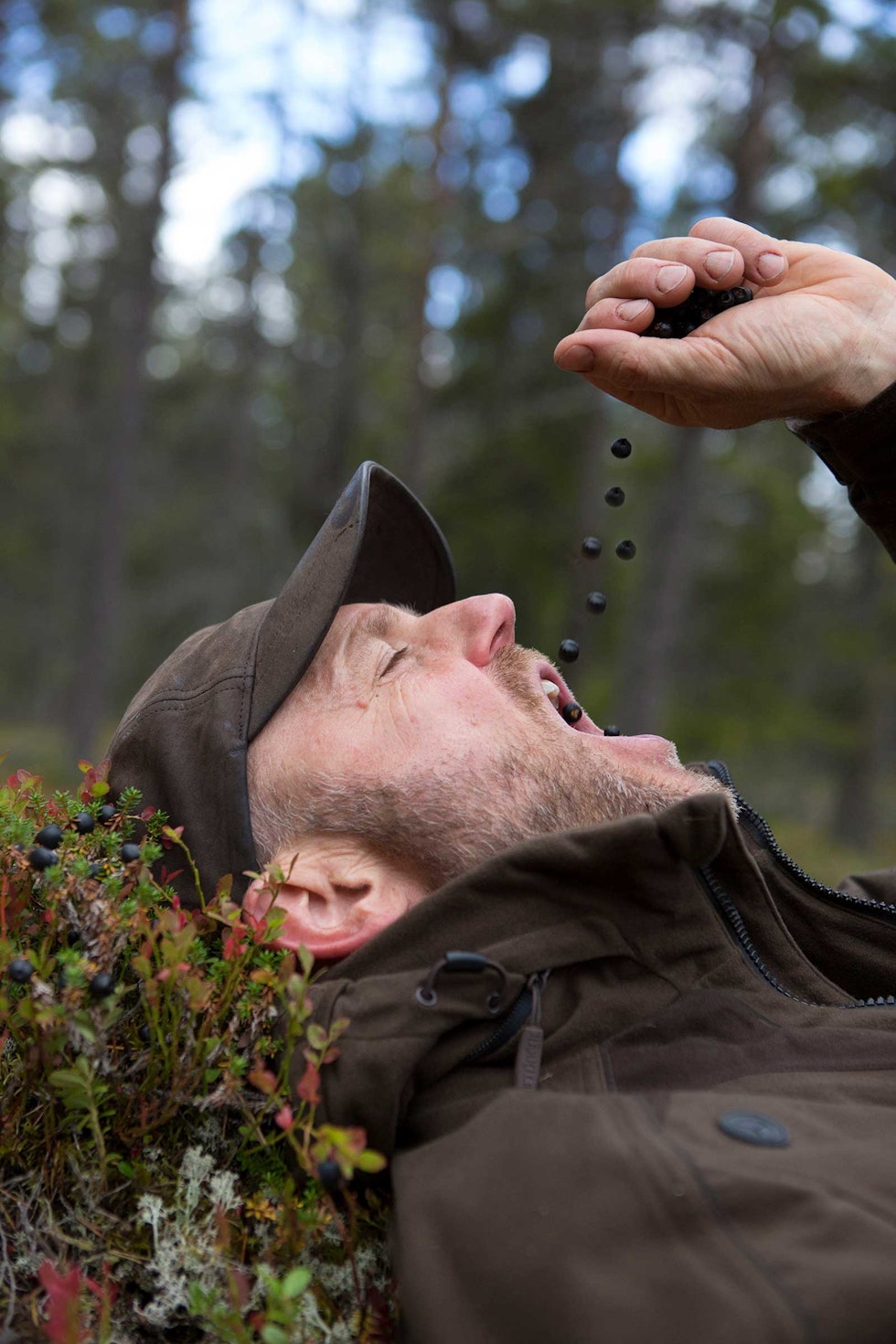 TID MELLOM SLAGENE: Man må ikke glemme å nyte livet når man er på jakt. Elgjakt-Åre-Sverige-3