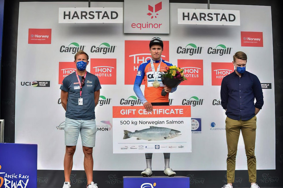 KLATRETRØYE: Fredrik Dversnes vant klatrekonkurransen i Arctic Race of Norway, og premien for det er 500 kilo laks. Foto: Cor Vos fredrik dversnes, uno-x pro cycling