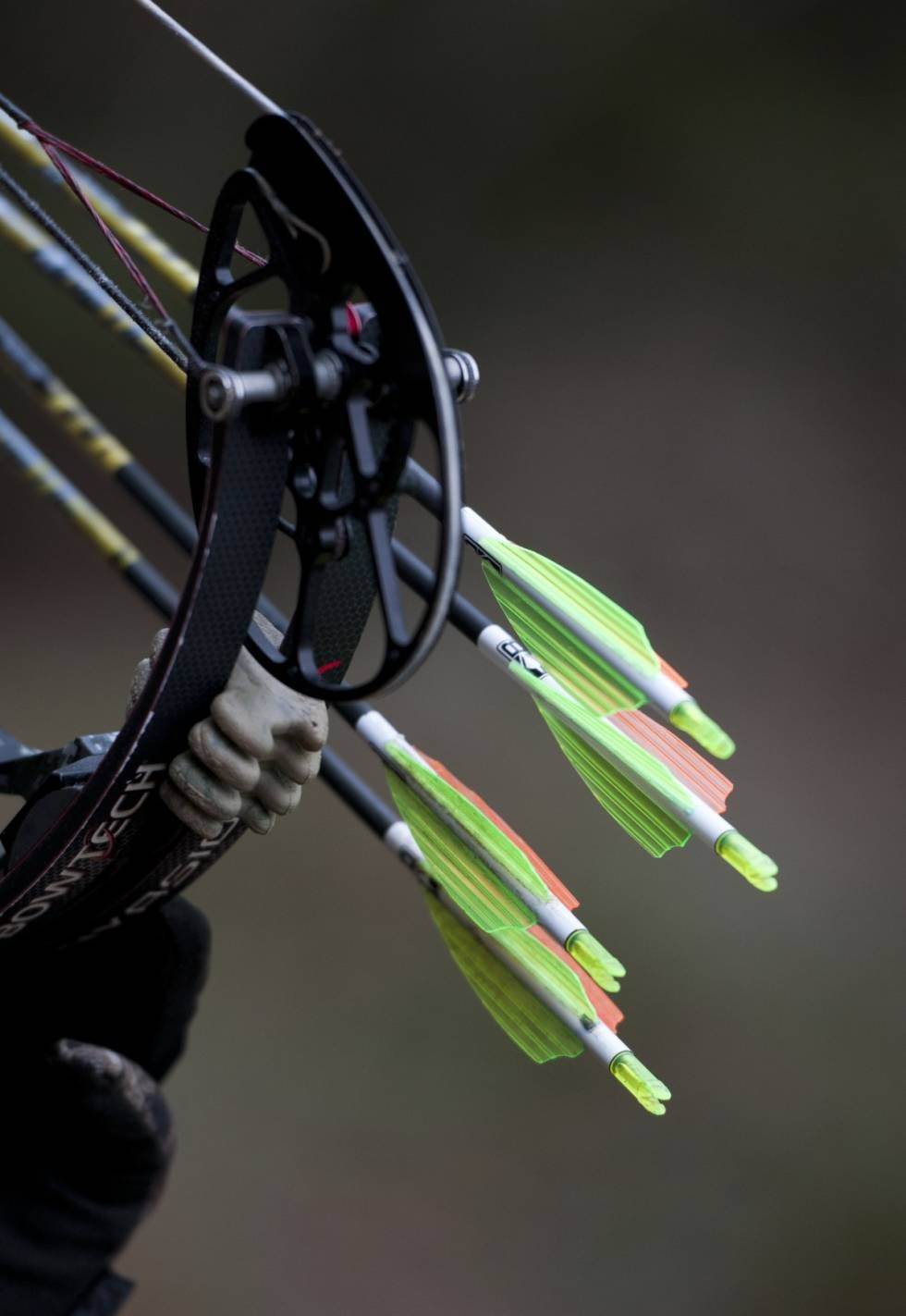 BARBERBLAD: En jaktspiss er utstyrt med barberblad-skarpe kniver. Det kan være fast, med utskiftbare blad, eller med en ekspanderende spiss som åpnes når den treffer. BARBERBLAD: En jaktspiss er utstyrt med barberblad-skarpe kniver. Det kan være fast, med utskiftbare blad, eller med en ekspanderende spiss som åpnes når den treffer.