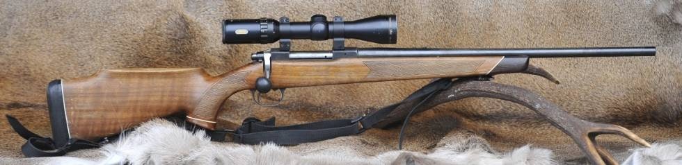Gammel Tikka: Mye mer moderne våpen enn Mauser M98. Mindre behov for påkostninger. Med brukt kikkertsikte av enkelt slag vil bruktverdien på en slik pakke ligge på 5-6000 kroner før eventuelle påkostninger. Gammel Tikka: Mye mer moderne våpen enn Mauser M98. Mindre behov for påkostninger. Med brukt kikkertsikte av enkelt slag vil bruktverdien på en slik pakke ligge på 5-6000 kroner før eventuelle påkostninger.