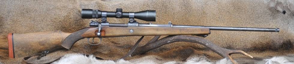 Gammel HV-Mauser: Jaktskjefte fra ca 1980 og 5 år gammelt kikkertsikte av aller billigste slag. Ellers helt original. Pris på bruktmarkedet: Ca 3000 kroner. Gammel HV-Mauser: Jaktskjefte fra ca 1980 og 5 år gammelt kikkertsikte av aller billigste slag. Ellers helt original. Pris på bruktmarkedet: Ca 3000 kroner.