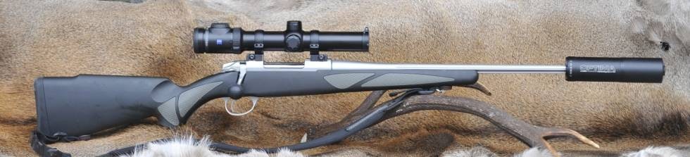 SAKO FINNLIGHT: Med Zeiss V8 1,1-8x30 og A-tec lyddemper Optima 45. Pris for rifle, ca 22 000 kroner, kikkertsikte 22 000 kroner og lyddemper ca 5000,-. SAKO FINNLIGHT: Med Zeiss V8 1,1-8x30 og A-tec lyddemper Optima 45. Pris for rifle, ca 22 000 kroner, kikkertsikte 22 000 kroner og lyddemper ca 5000,-.