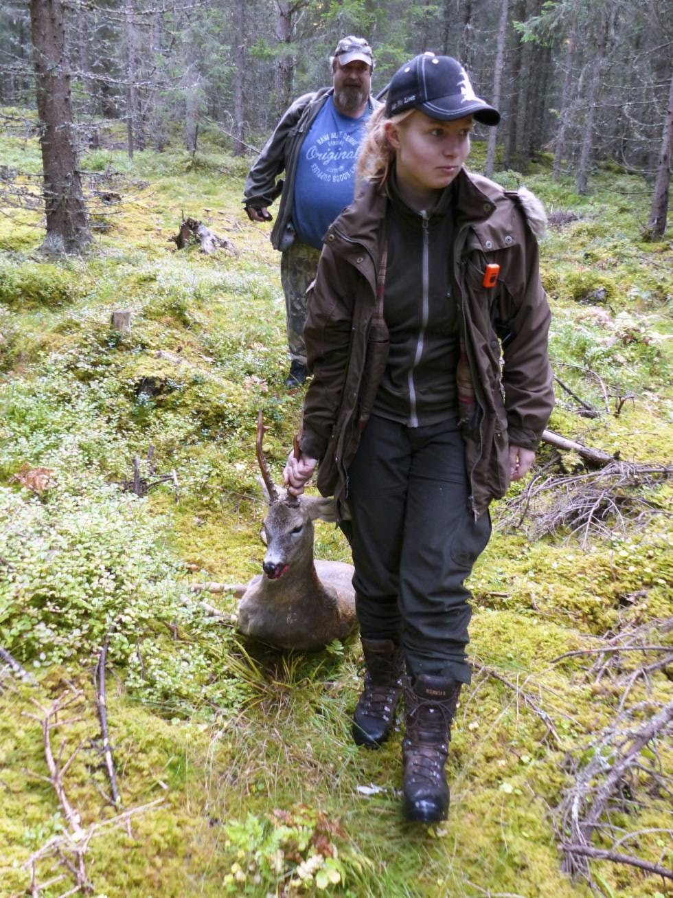 SLITEREN: Ja, her må unge som gamle bidra med rå muskelkraft.