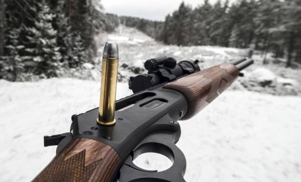 TESTKLAR: Ammunisjonen med de støpte kullene ble testet med en Marlin 1895 i kaliber .45-70 Gov. Blykuler til testing med rifle