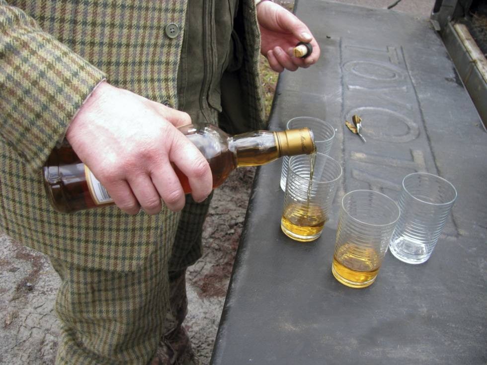 SINGLE MALT!: Alt annet er helt uakseptabelt å feire en tvers igjennom opplevelsesrik og vellykket skotsk jakt på villgeit. SINGLE MALT!: Alt annet er helt uakseptabelt å feire en tvers igjennom opplevelsesrik og vellykket skotsk jakt på villgeit.