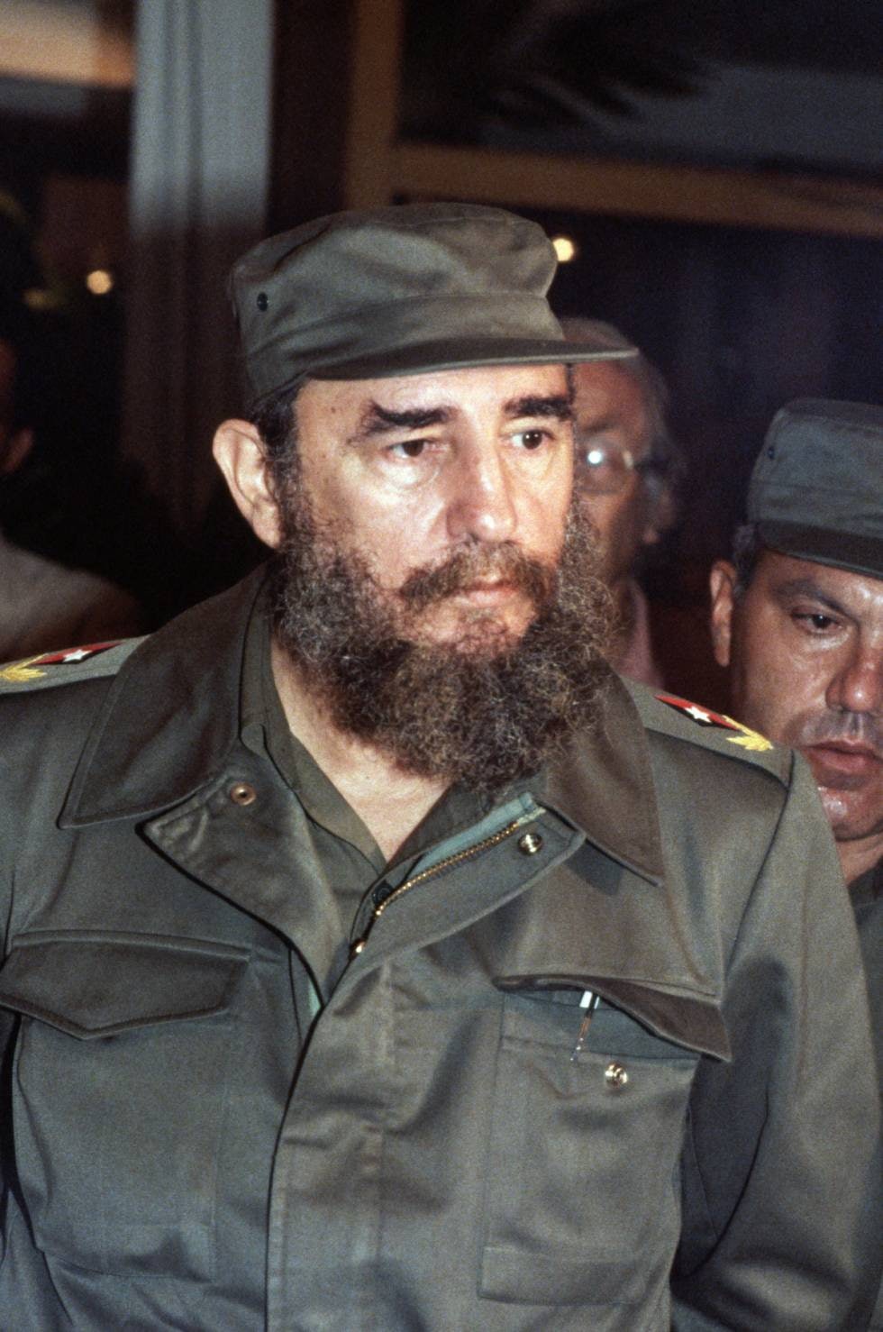 FIDEL CASTRO: Kubansk politiker og revolusjonær, statsminister på Cuba fra 1959 til 1976, president fra 1976 til 2008. Ivrig jeger og fisker, som ledsaget forfatteren Ernest Hemingway på jakt- og fisketurer. Jaktet under sine offisielle reiser med østeuropeiske statsledere i Russland og andre Østblokk-stater. FIDEL CASTRO: Kubansk politiker og revolusjonær, statsminister på Cuba fra 1959 til 1976, president fra 1976 til 2008. Ivrig jeger og fisker, som ledsaget forfatteren Ernest Hemingway på jakt- og fisketurer. Jaktet under sine offisielle reiser med østeuropeiske statsledere i Russland og andre Østblokk-stater.