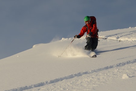 Selv om det ikke er like mange som kjører telemark som randonne, er de verdensmestere på å kose seg i pudderet! Foto: Sandra Lappegard Selv om det ikke er like mange som kjører telemark som randonne, er de verdensmestere på å kose seg i pudderet! Foto: Sandra Lappegard