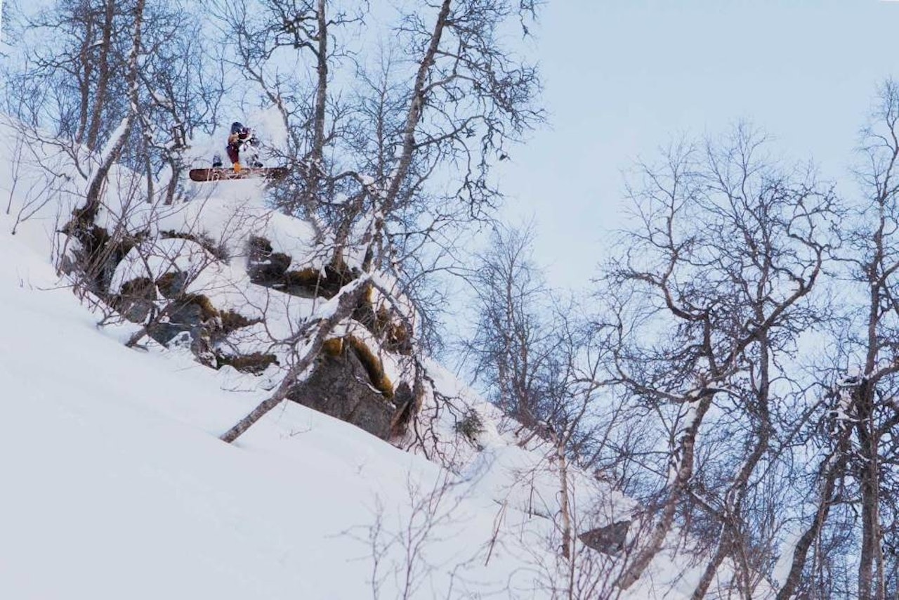 GRAB: Fredrik Evensen med en indy i desember-snøen i Myrkdalen. Foto: Preben Stene Larsen