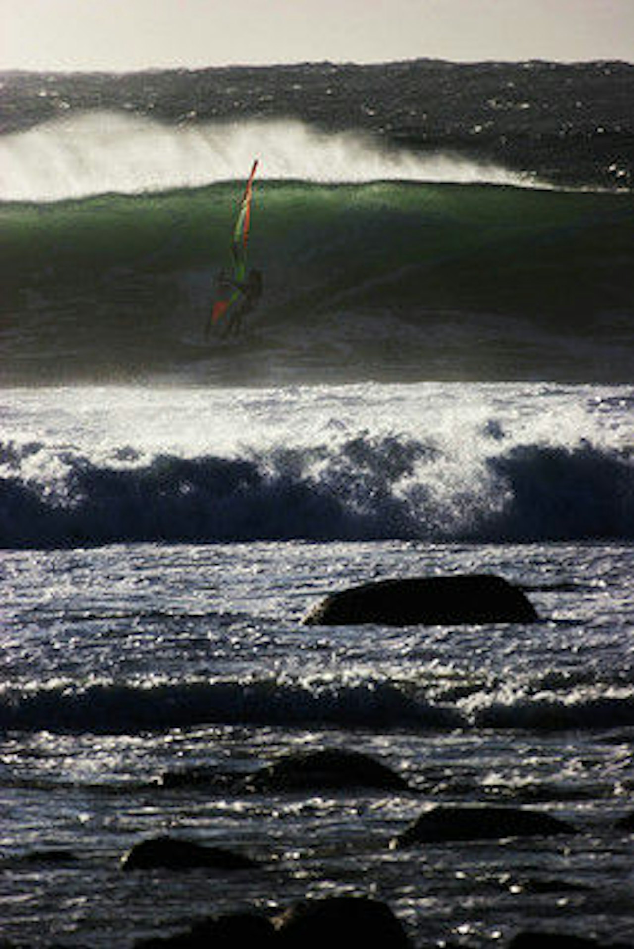 Ivan Christophersen på upopulært besøk på Listas eminente bølger. Ivan Christophersen på upopulært besøk på Listas eminente bølger.