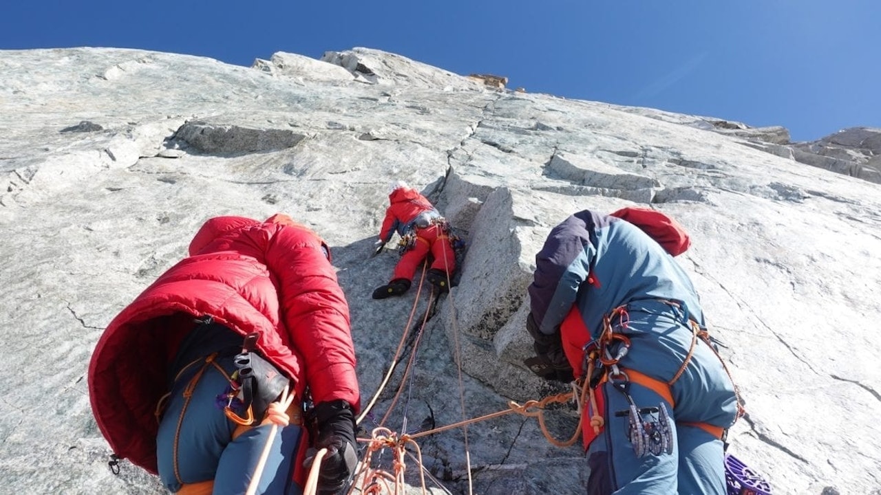 KREVENDE  FRIRUTE: De nye ruta base er 1000 meter lang med miksklatring på grad M8+ og friklatring godt opp på sjuertallet.  CHAMONIX