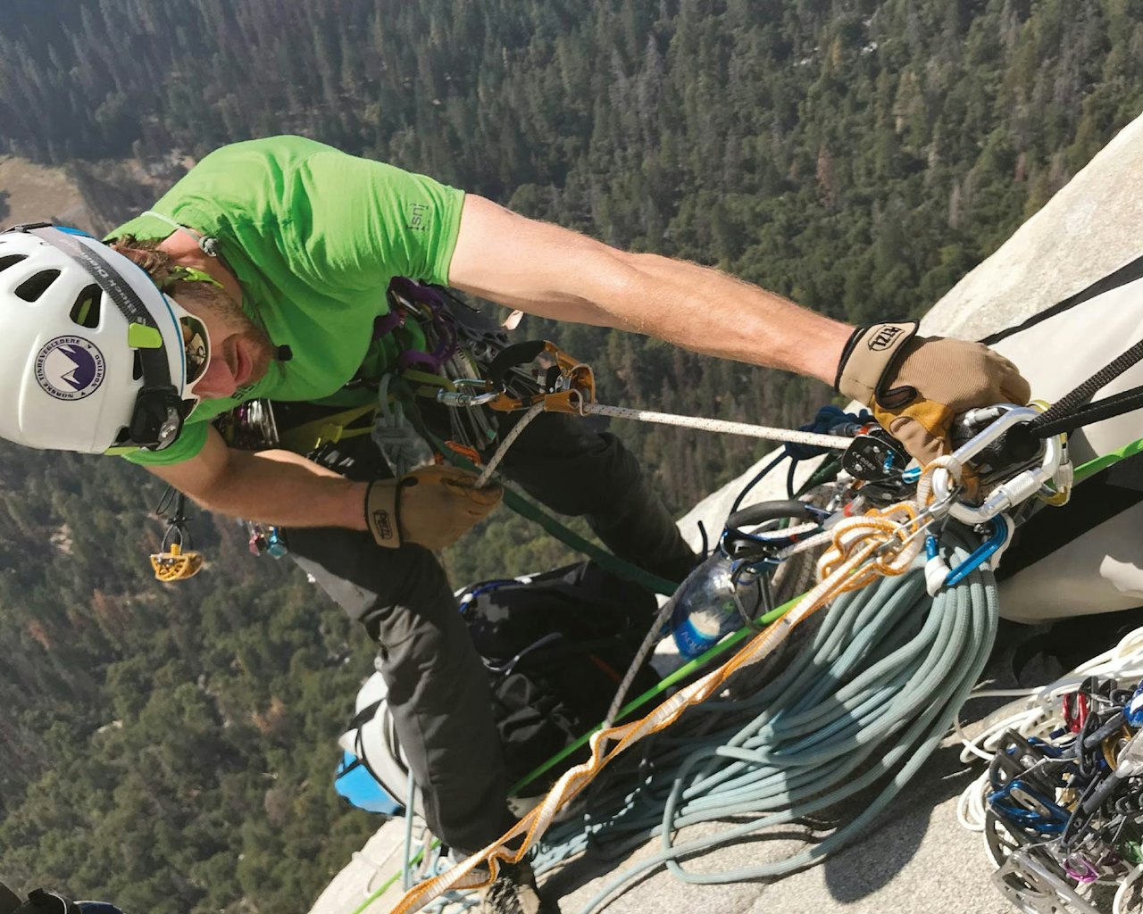 STORVEGG: Øyvind Salvesen ble god venn med jumarene under bestigningen av El Cap i Yosemite i 2017. Foto: Jon Egil Auestad jumarer tauklemmer test el cap klatreutstyr anmeldelse teknisk klatring el cap norge