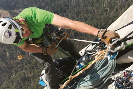 STORVEGG: Øyvind Salvesen ble god venn med jumarene under bestigningen av El Cap i Yosemite i 2017. Foto: Jon Egil Auestad jumarer tauklemmer test el cap klatreutstyr anmeldelse teknisk klatring el cap norge