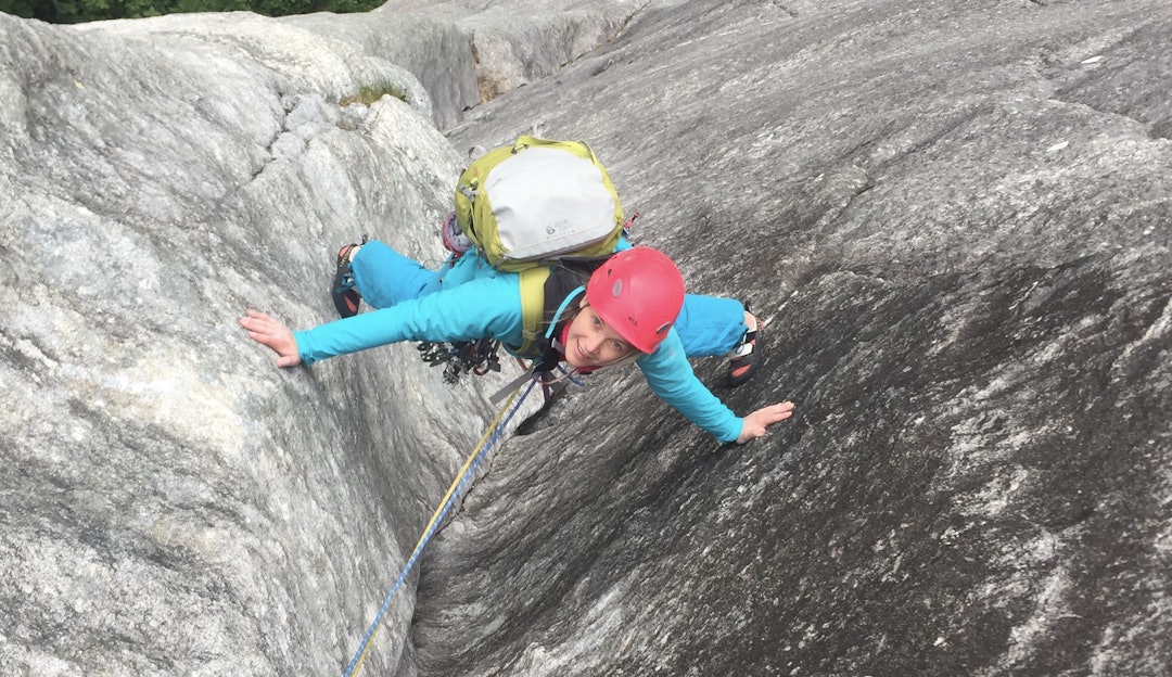 Klassiker: Karoline Lund Hagen på andre taulengde på Ingrid Espelid (5+, 3 tl) på Hornaksla i Romsdalen. Foto: Dag Hagen Klassiker: Karoline Lund Hagen på andre taulengde på Ingrid Espelid (5+, 3 tl) på Hornaksla i Romsdalen. Foto: Dag Hagen