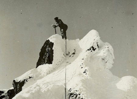 På toppen av Kvanndalstind. Foto: Thorbjørn Krohn